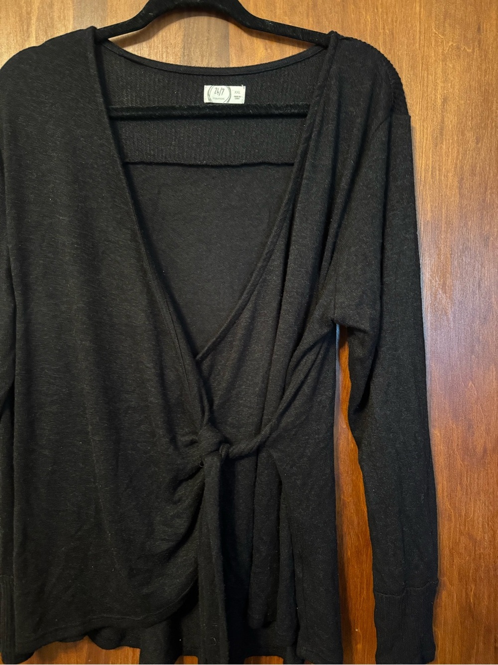 Maurices Women’s Plus Size Black Twist-Knot V-Neck Top Size XXL - Picture 3 of 5